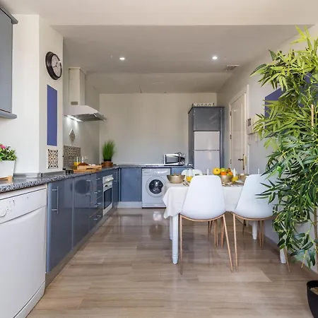 Premium Penthouse Apartment *